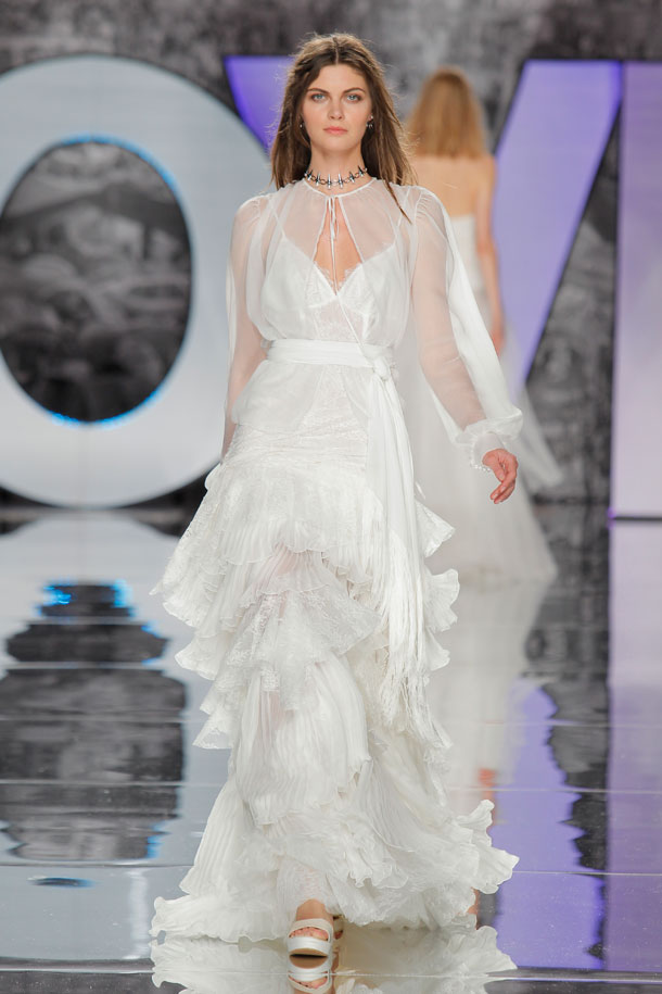 ilovebrides.pt Yolan Cris 2018 Barcelona Bridal Fashion Week 2017